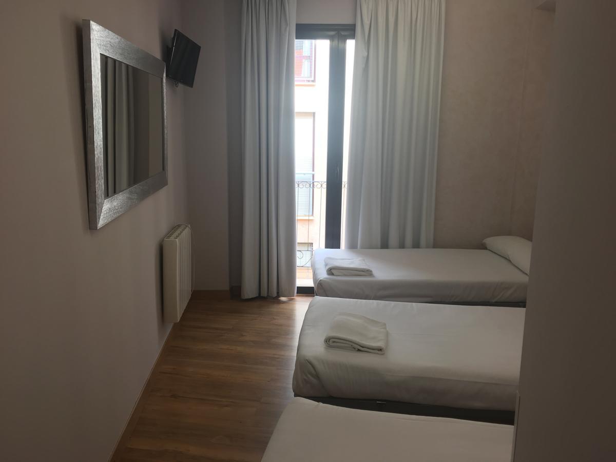 Albergue Santiago Apostol Logrono Ngoại thất bức ảnh